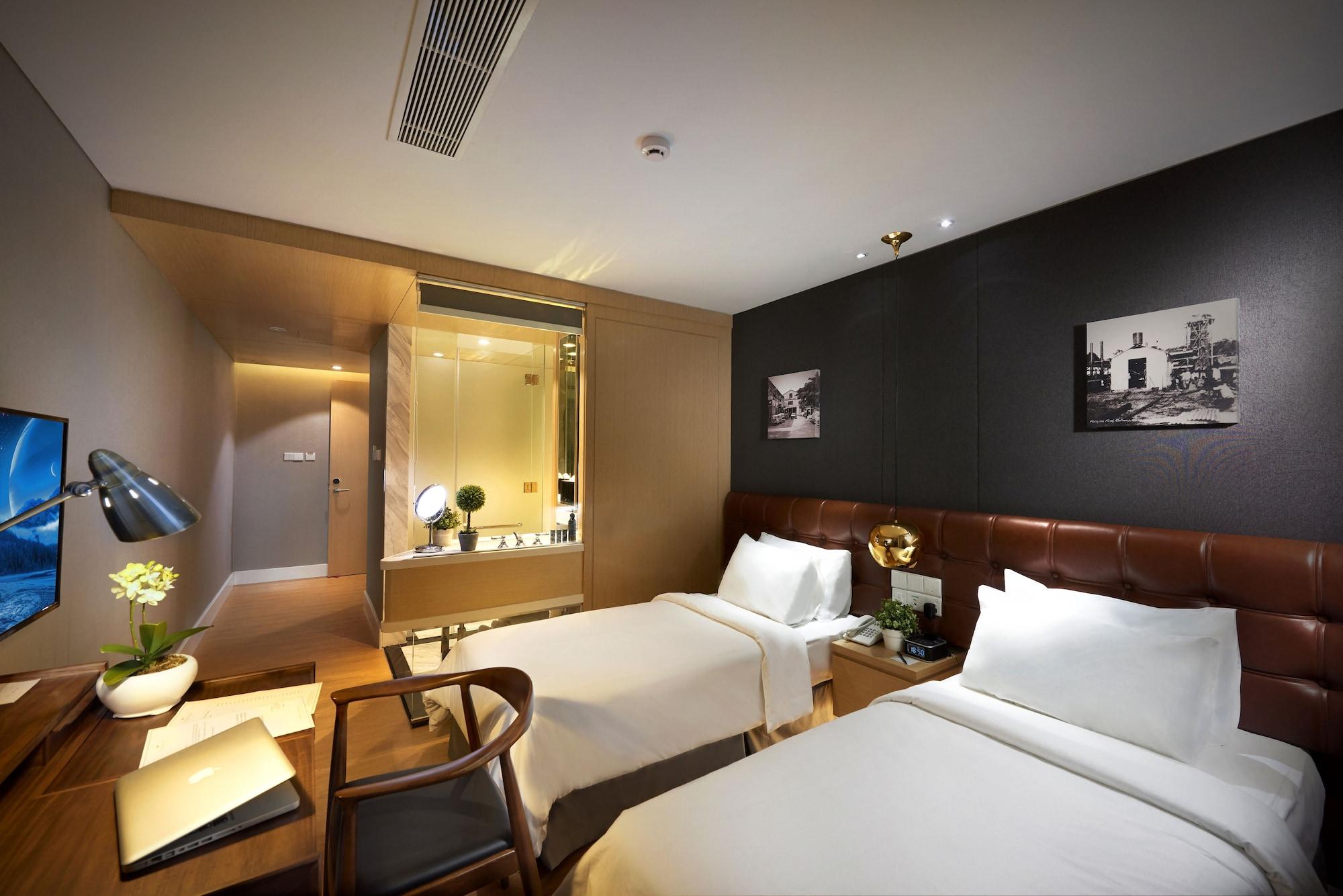 Kingwood Boutique Hotel Мири Экстерьер фото