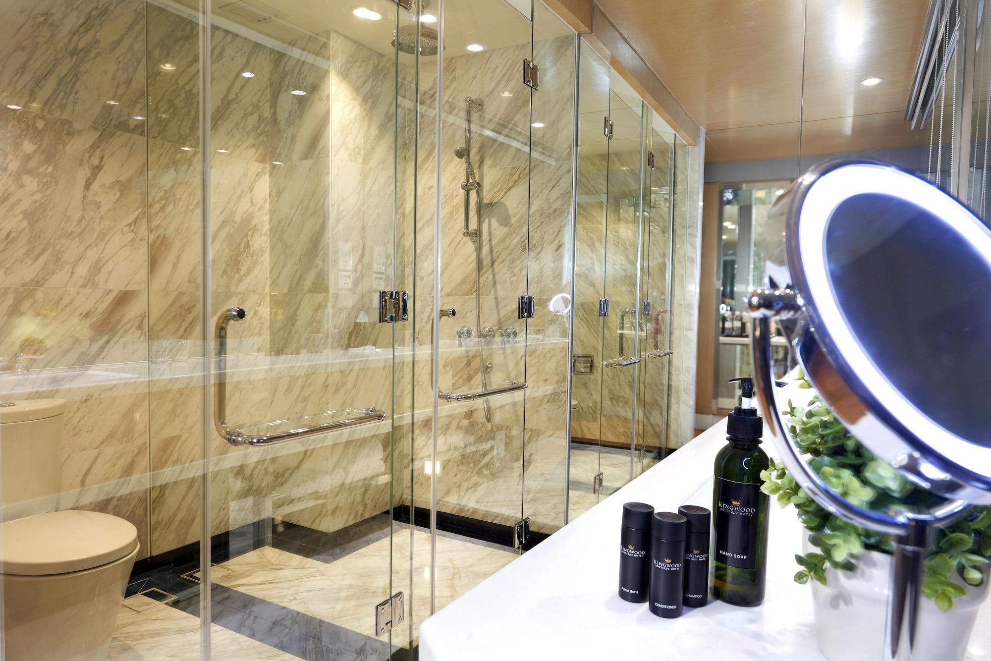 Kingwood Boutique Hotel Мири Экстерьер фото