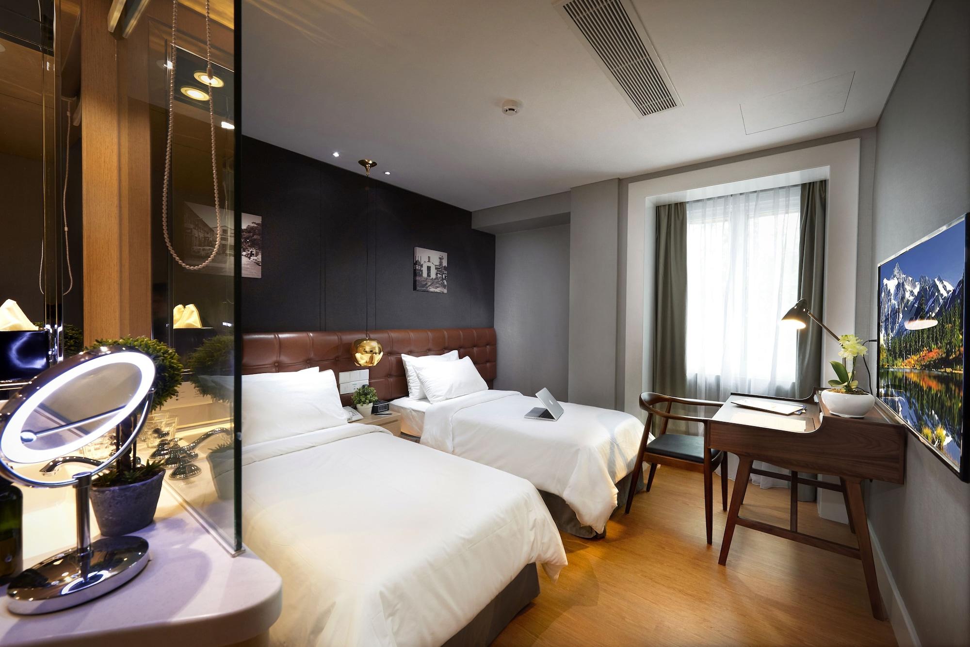 Kingwood Boutique Hotel Мири Экстерьер фото