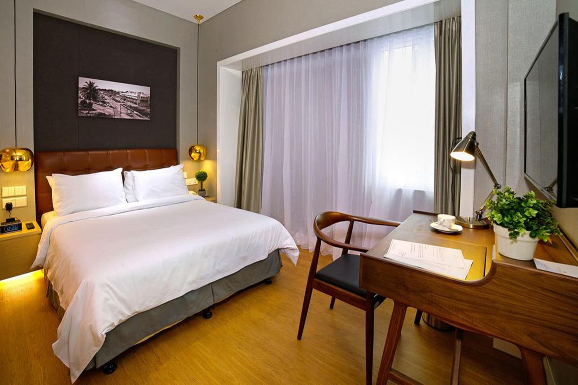 Kingwood Boutique Hotel Мири Экстерьер фото