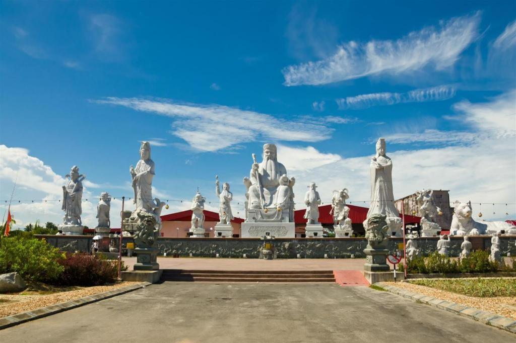 Kingwood Boutique Hotel Мири Экстерьер фото