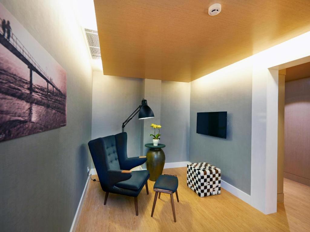 Kingwood Boutique Hotel Мири Экстерьер фото