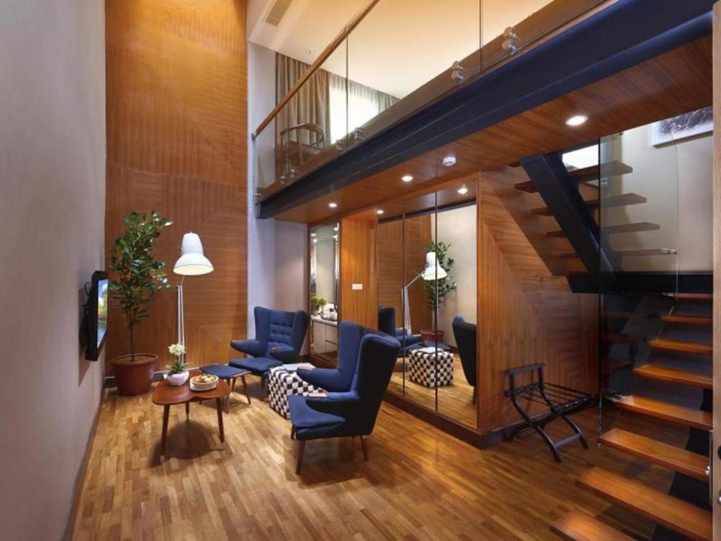 Kingwood Boutique Hotel Мири Экстерьер фото