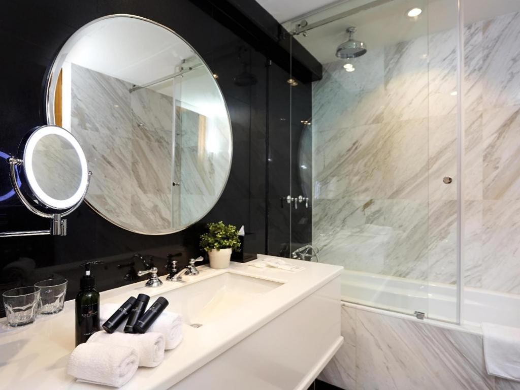 Kingwood Boutique Hotel Мири Экстерьер фото