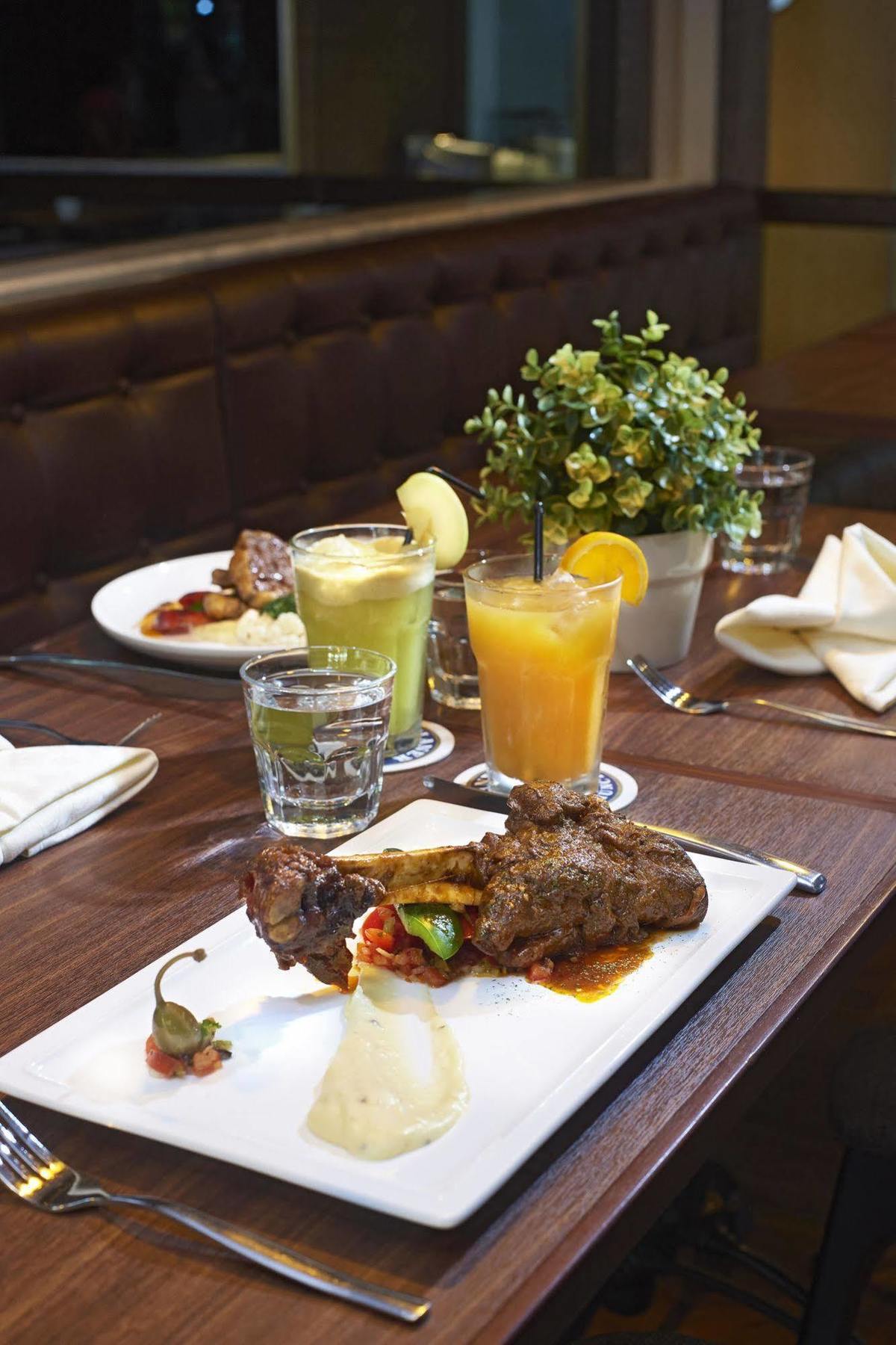 Kingwood Boutique Hotel Мири Экстерьер фото