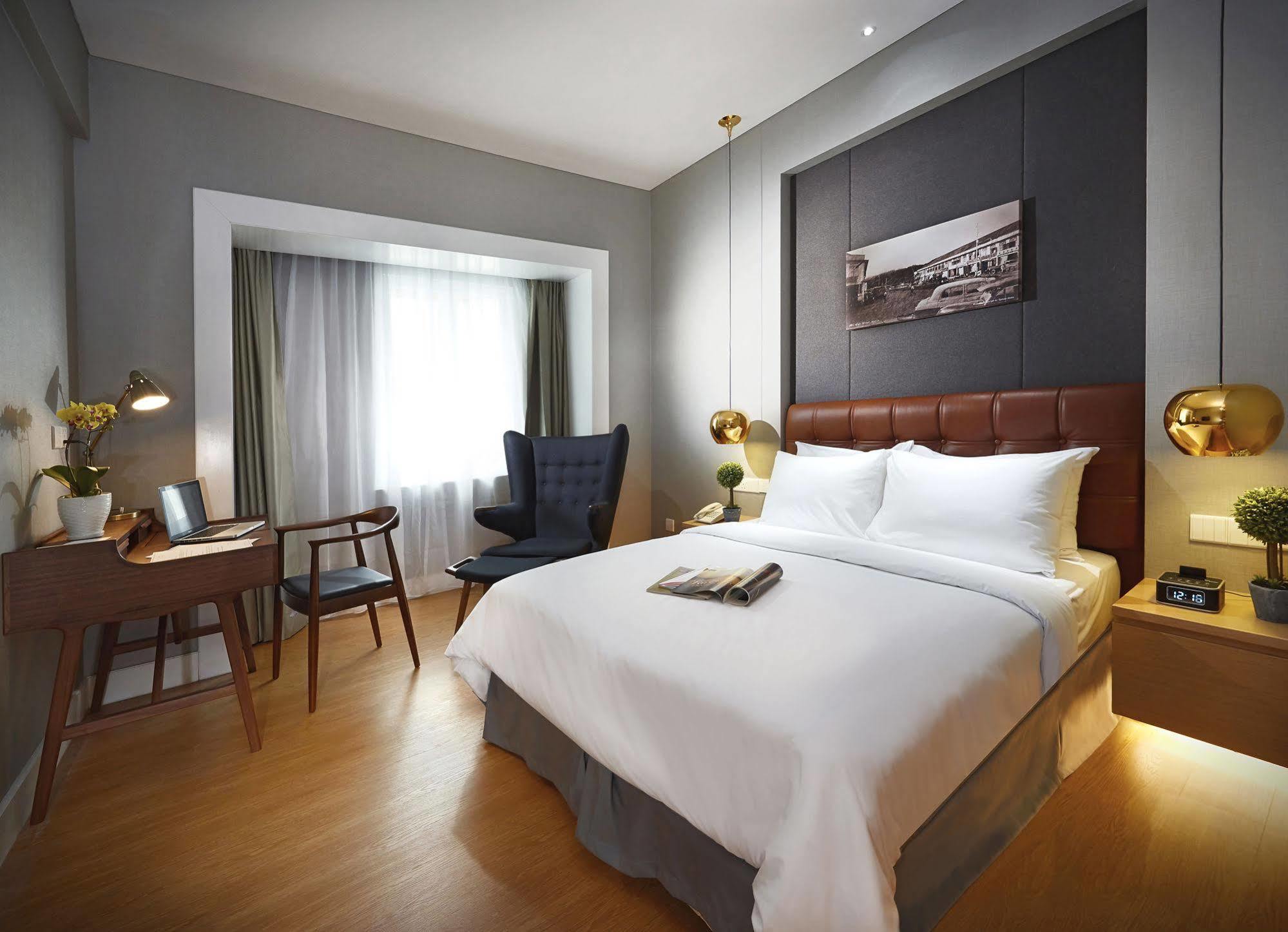 Kingwood Boutique Hotel Мири Экстерьер фото