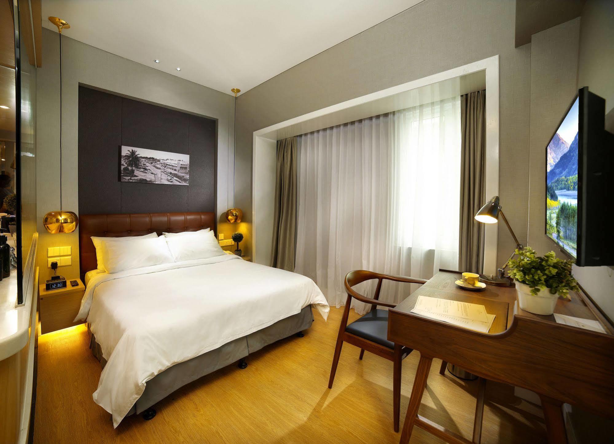 Kingwood Boutique Hotel Мири Экстерьер фото